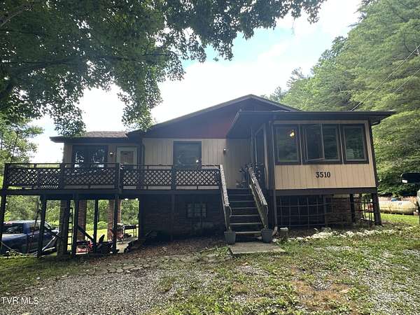 16.3 Acres of Recreational Land with Home for Sale in Hartford, Tennessee