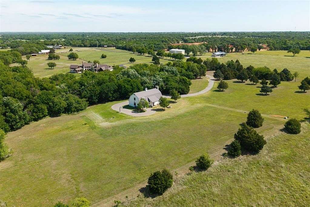 14.5 Acres of Land with Home for Sale in Edmond, Oklahoma