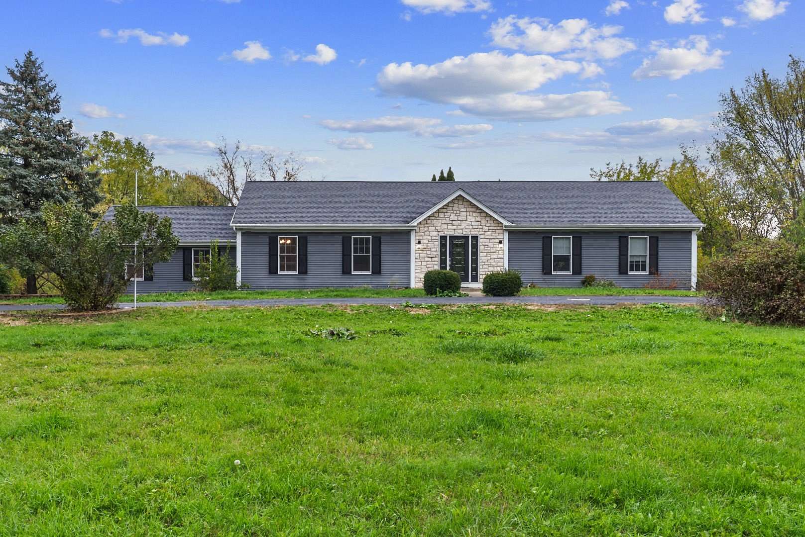 1.76 Acres of Land with Home for Sale in Dundee Township, Illinois
