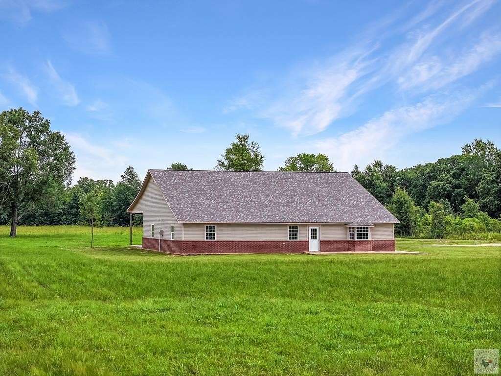 20 Acres of Agricultural Land with Home for Sale in New Boston, Texas