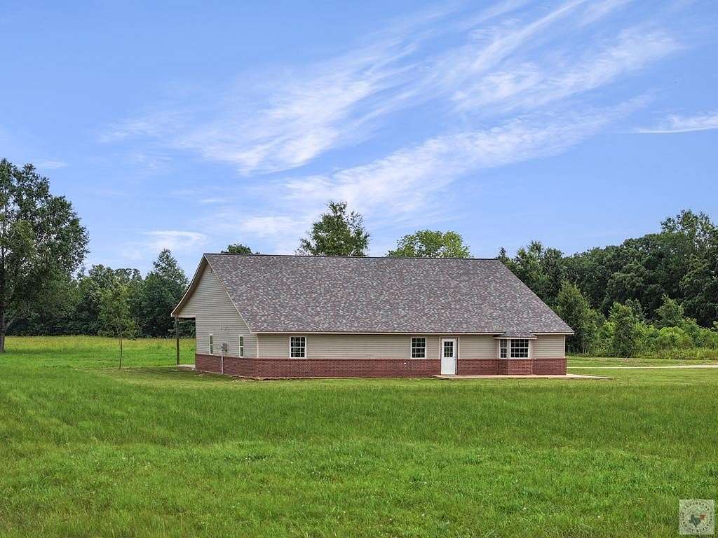 20 Acres of Agricultural Land with Home for Sale in New Boston, Texas