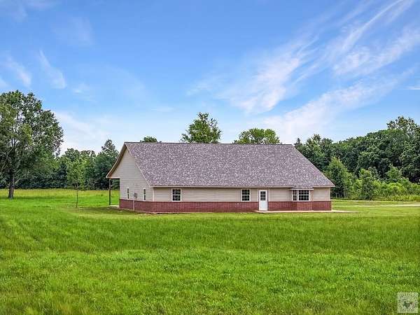 20 Acres of Agricultural Land with Home for Sale in New Boston, Texas
