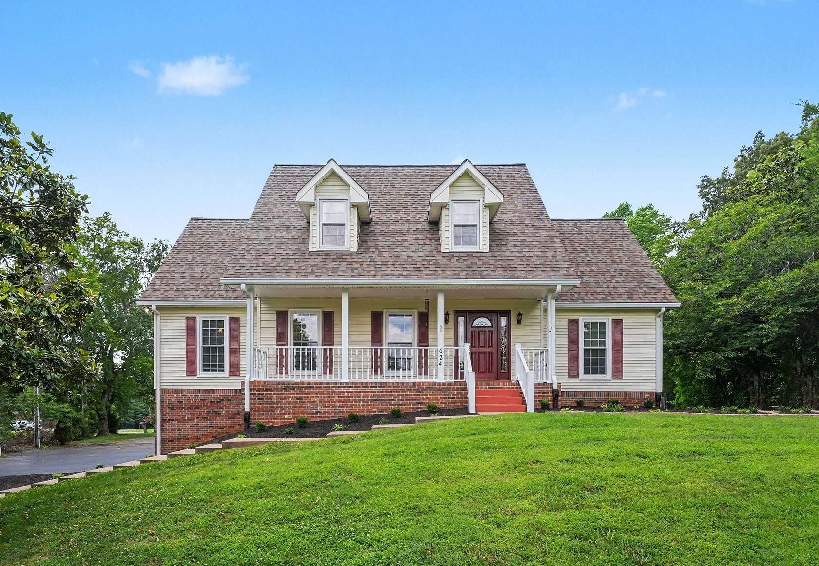 6.64 Acres of Land with Home for Sale in Clarksville, Tennessee