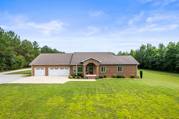 4.3 Acres of Land with Home for Sale in Winchester, Tennessee