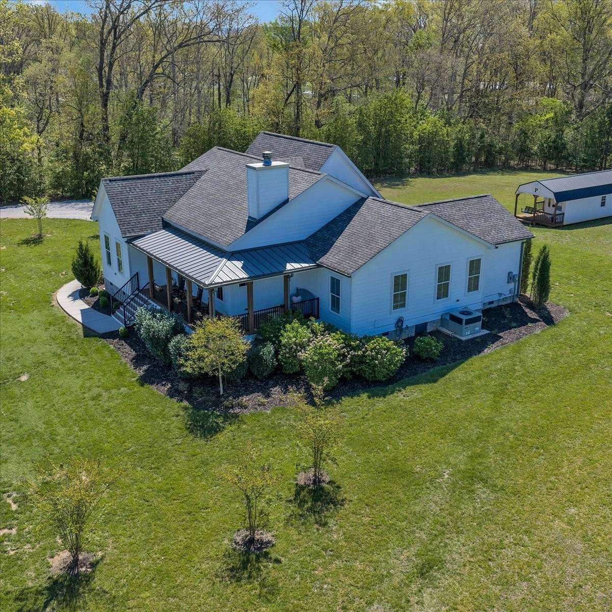 9 Acres of Land with Home for Sale in Winchester, Tennessee