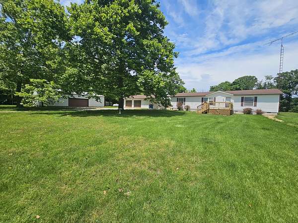 3.24 Acres of Land with Home for Sale in Mount Vernon, Illinois