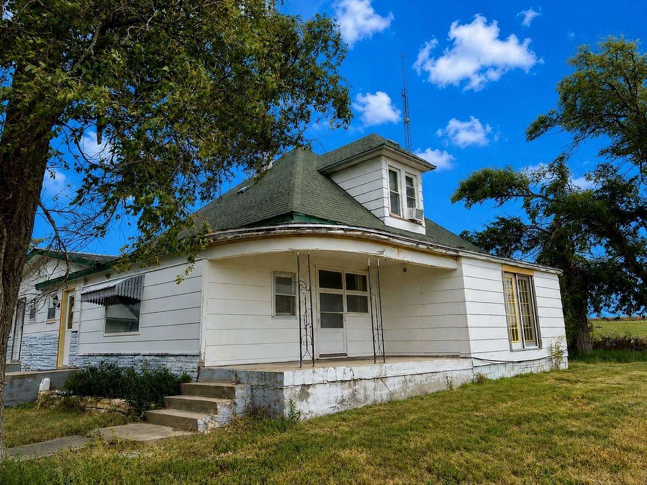 24 Acres of Land with Home for Sale in Jewell, Kansas