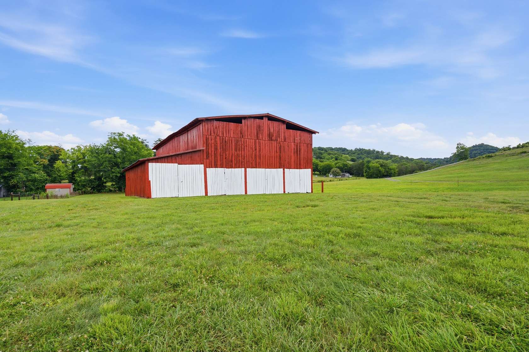 33.3 Acres of Land for Sale in Pleasant Shade, Tennessee