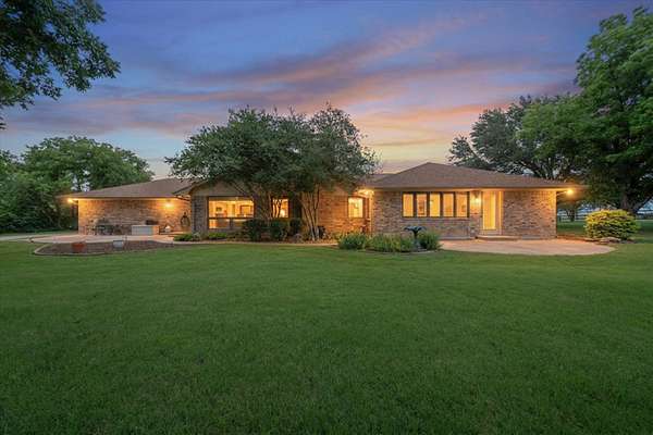 6.68 Acres of Land with Home for Sale in Cedar Hill, Texas