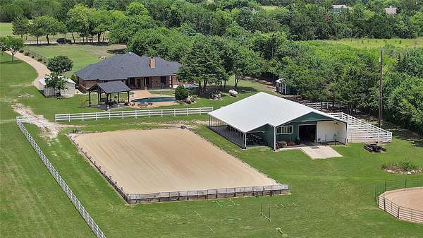 8.62 Acres of Land with Home for Sale in Waxahachie, Texas