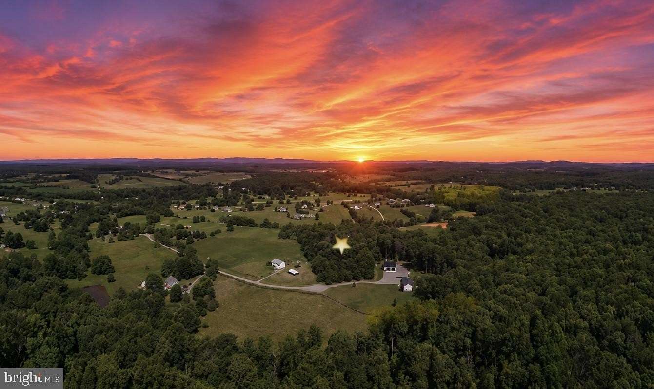 10 Acres of Land for Sale in Warrenton, Virginia