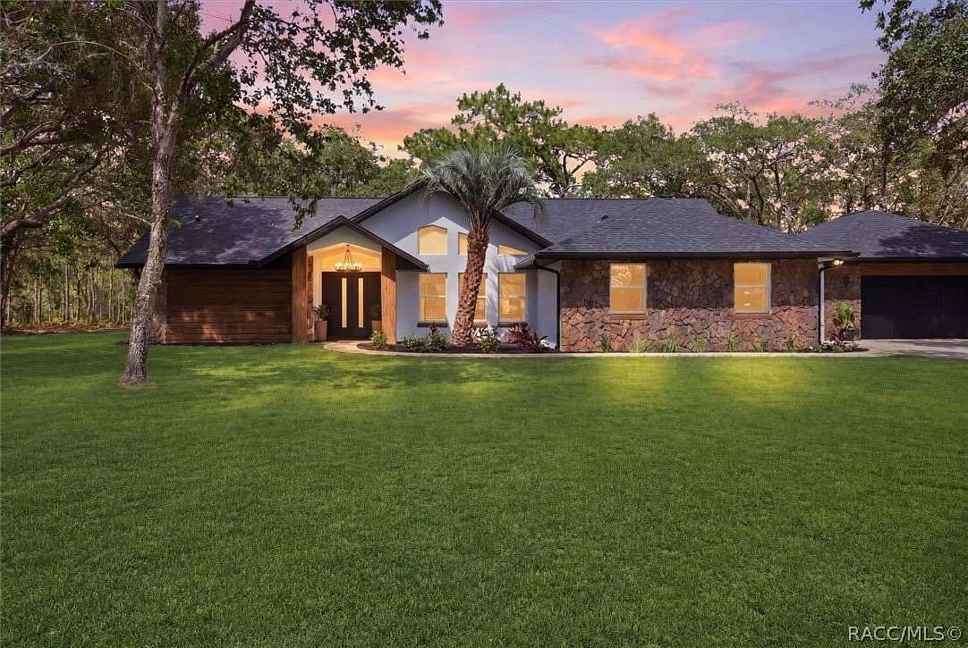 5.5 Acres of Land with Home for Sale in Beverly Hills, Florida