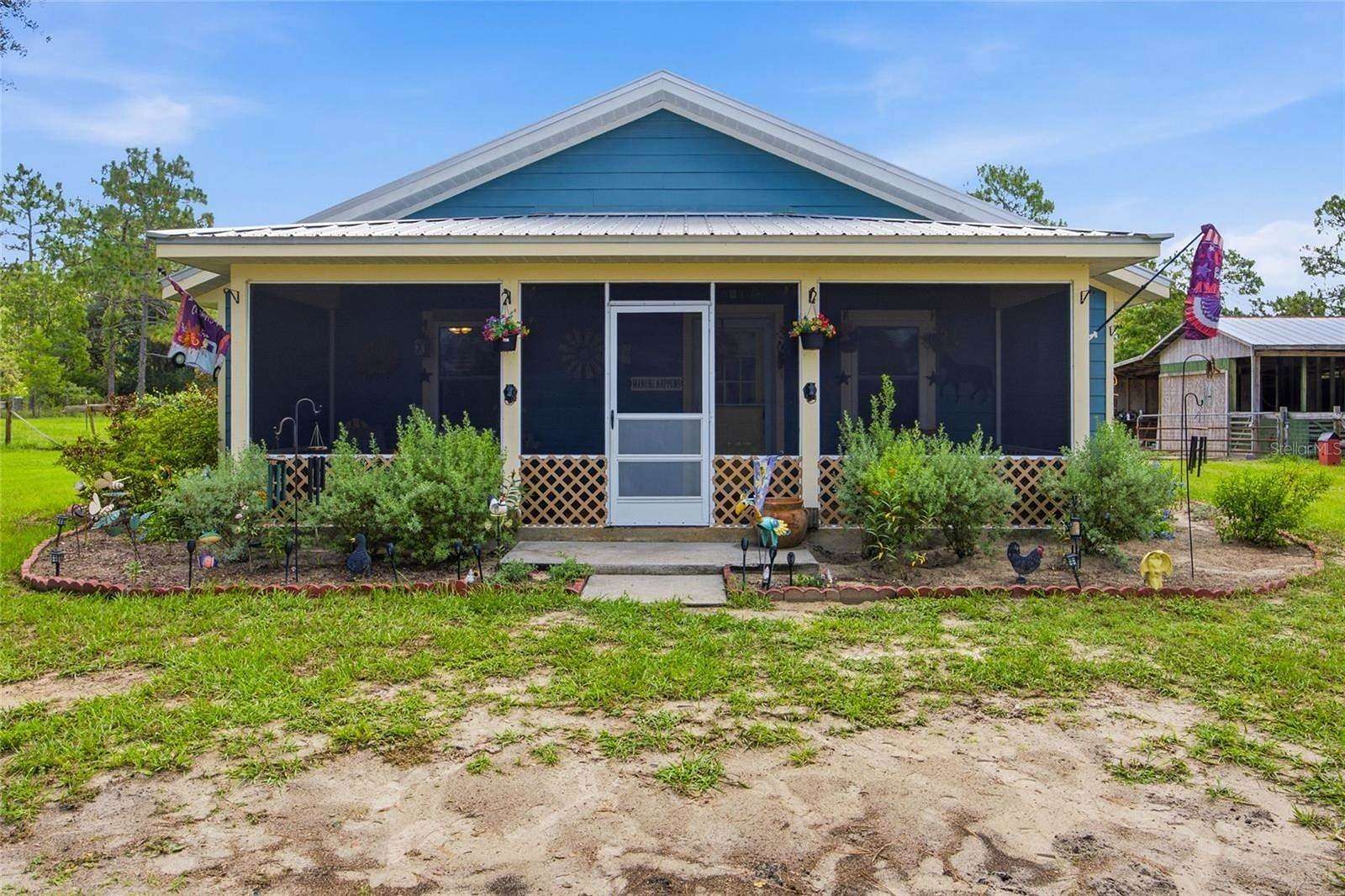 5 Acres of Land with Home for Sale in Morriston, Florida