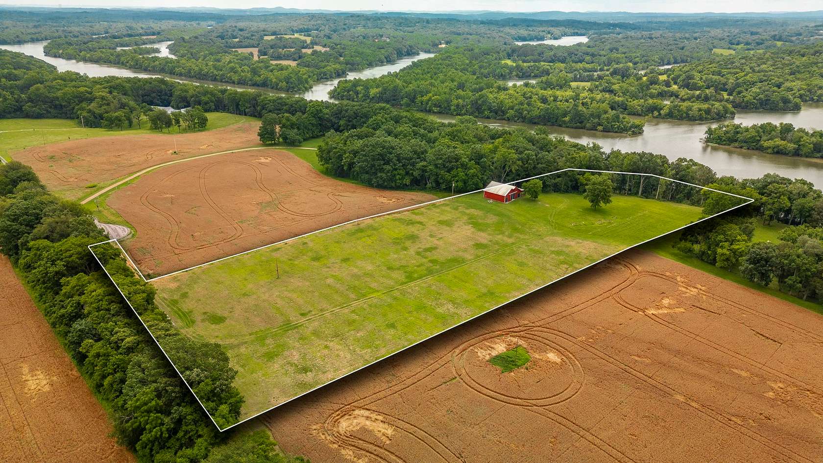 8 Acres of Residential Land for Sale in Castalian Springs, Tennessee