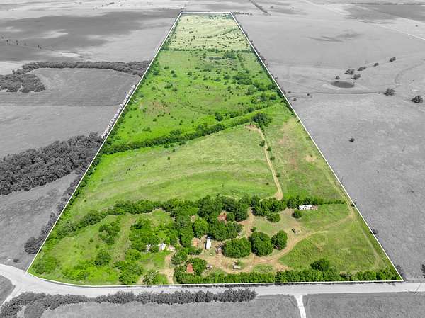 100 Acres of Land for Sale in Oglesby, Texas