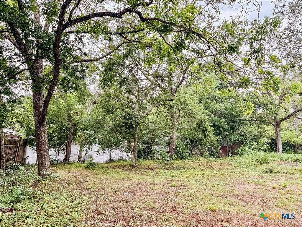 0.1 Acres of Residential Land for Sale in Gonzales, Texas