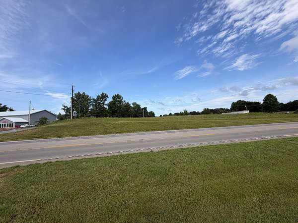 5 Acres of Land for Sale in Bon Aqua, Tennessee