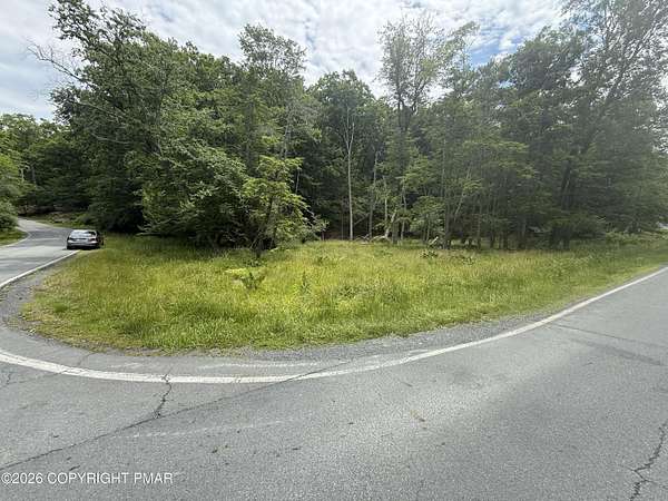 0.38 Acres of Residential Land for Sale in Bushkill, Pennsylvania
