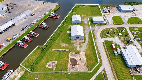 3 Acres of Improved Mixed-Use Land for Sale in Houma, Louisiana