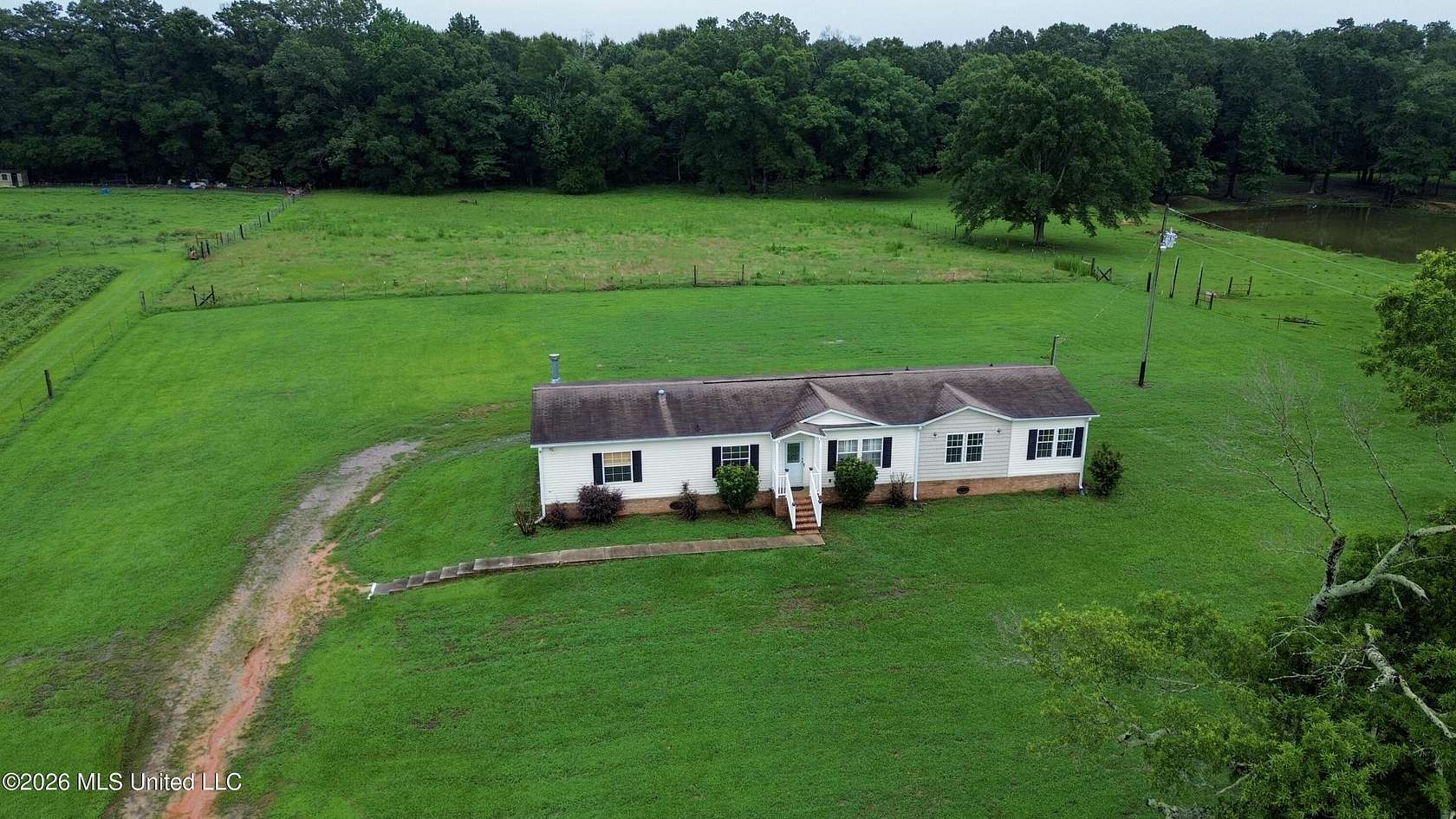 4 Acres of Land with Home for Sale in Pelahatchie, Mississippi