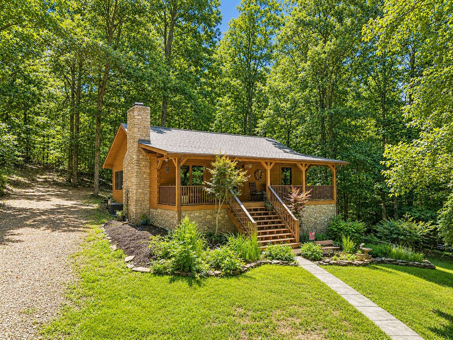 5 Acres of Land with Home for Sale in Bethpage, Tennessee