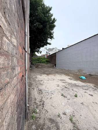 0.06 Acres of Mixed-Use Land for Sale in Bronx, New York