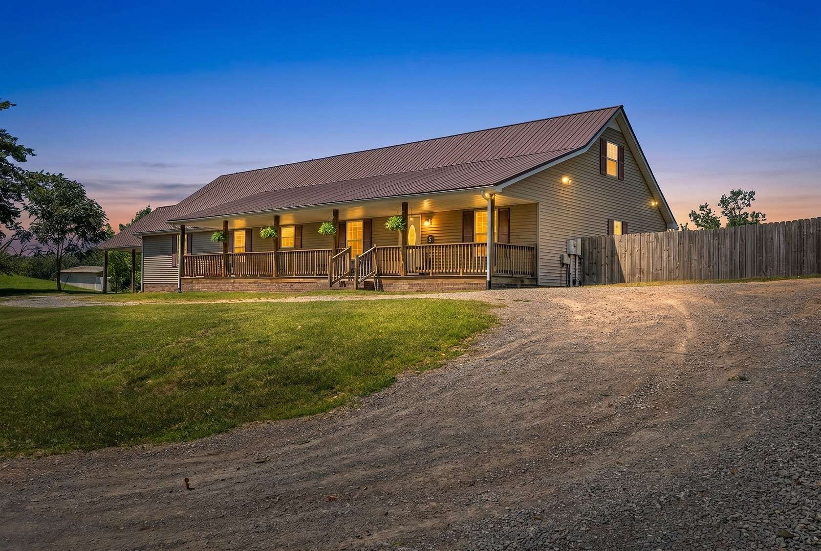2.5 Acres of Land with Home for Sale in Hartsville, Tennessee