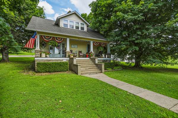 8.3 Acres of Land with Home for Sale in Springfield, Tennessee