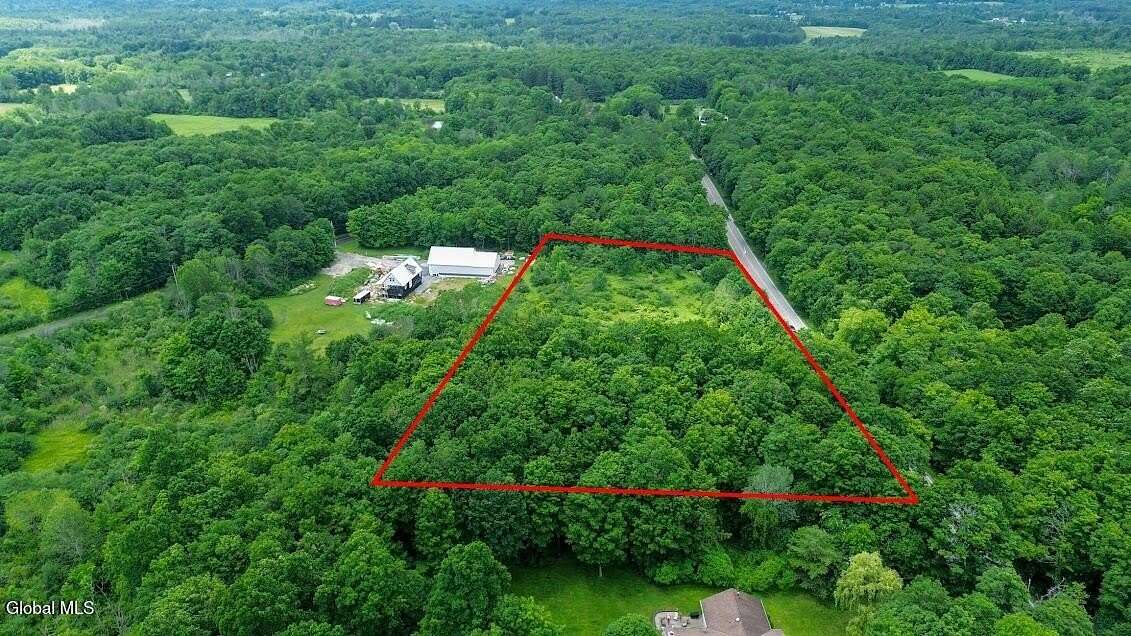 4 Acres of Residential Land for Sale in Glenville Town, New York
