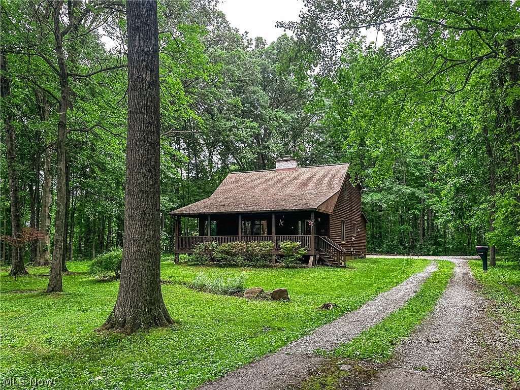 1.77 Acres of Land with Home for Sale in Girard, Ohio