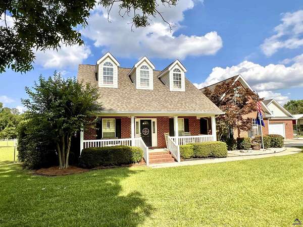7 Acres of Land with Home for Sale in Byron, Georgia
