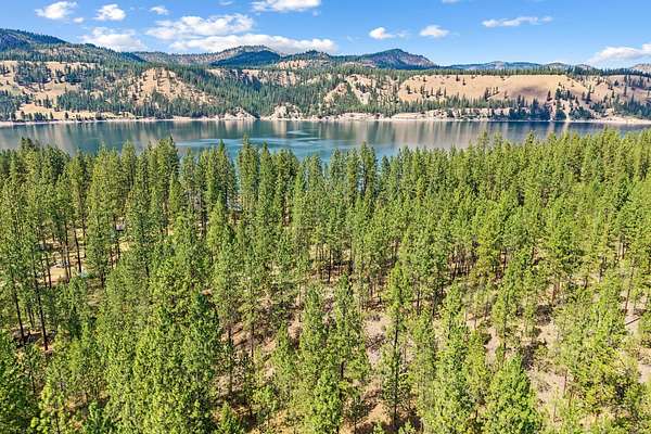 20 Acres of Recreational Land for Sale in Fruitland, Washington