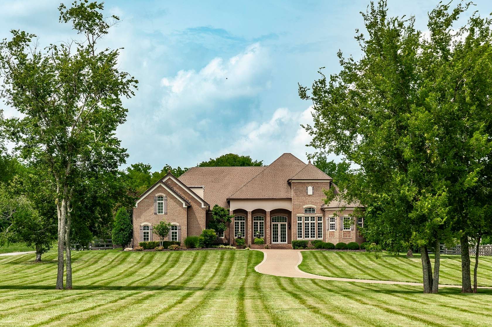 5 Acres of Land with Home for Sale in Hendersonville, Tennessee