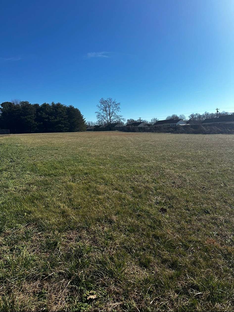 0.93 Acres of Mixed-Use Land for Sale in Jackson, Tennessee