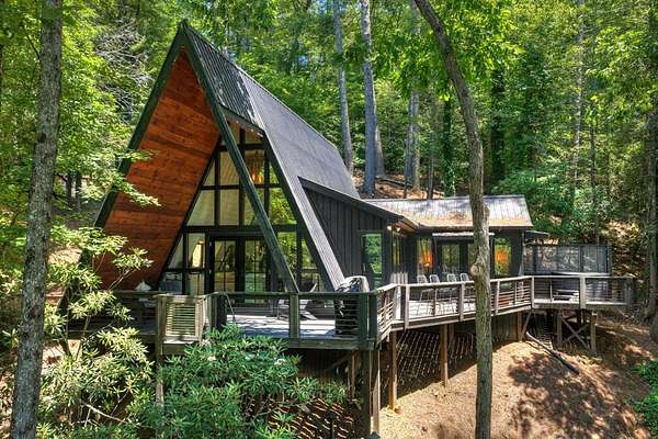 1.58 Acres of Land with Home for Sale in Blue Ridge, Georgia