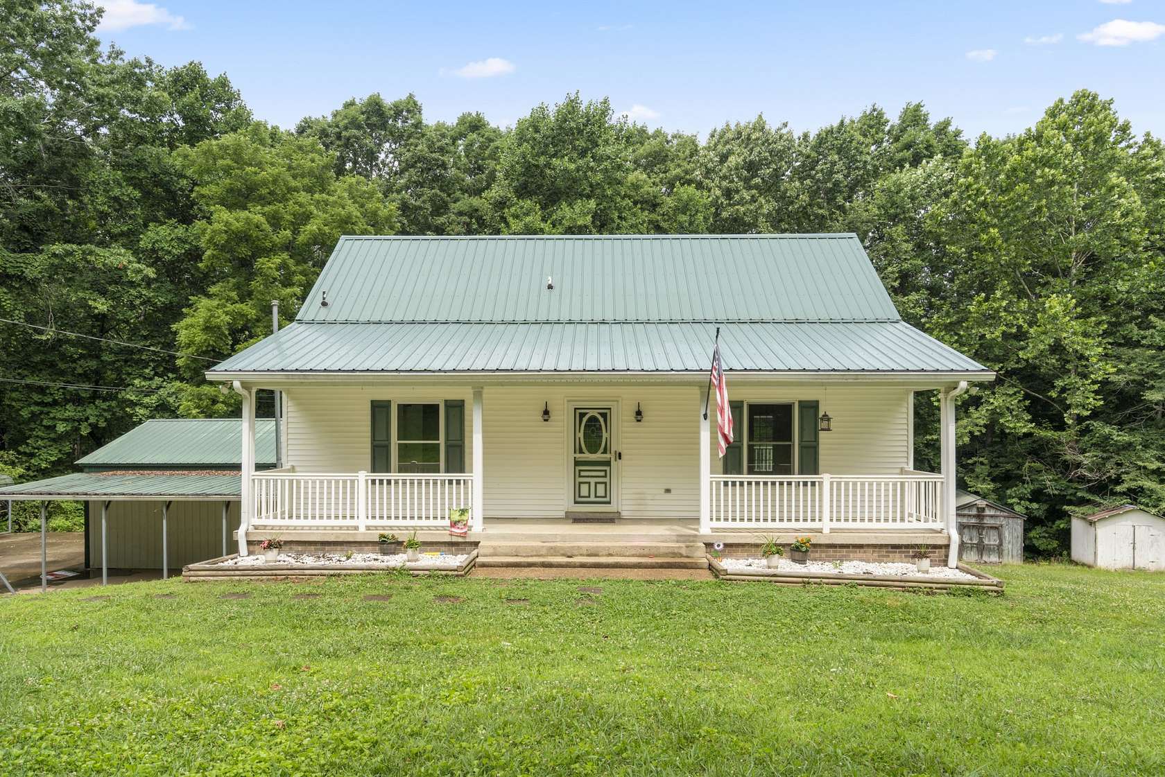 3.18 Acres of Land with Home for Sale in Dickson, Tennessee