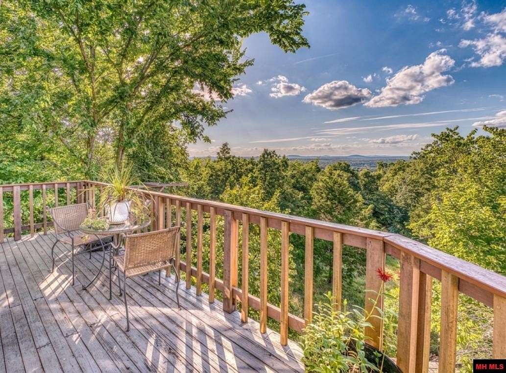 4.26 Acres of Land with Home for Sale in Mountain Home, Arkansas