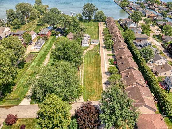 1.1 Acres of Residential Land for Sale in St. Clair Shores, Michigan