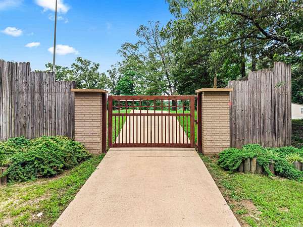 10 Acres of Land with Home for Sale in Pearcy, Arkansas