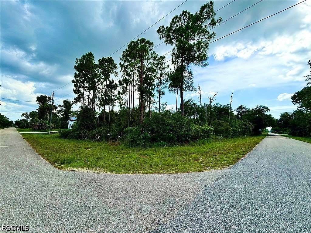 0.25 Acres of Residential Land for Sale in Alva, Florida