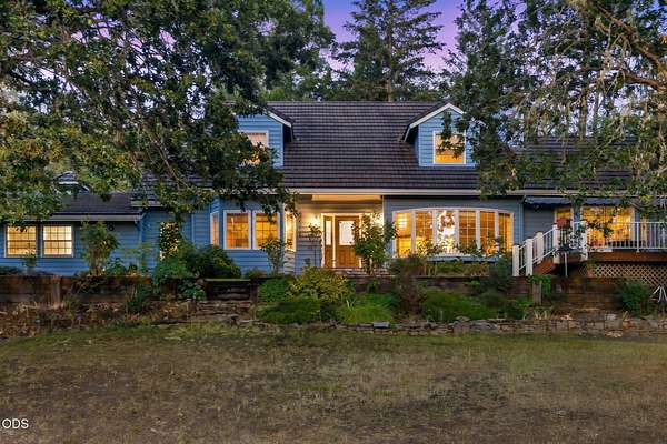 5 Acres of Land with Home for Sale in Grants Pass, Oregon