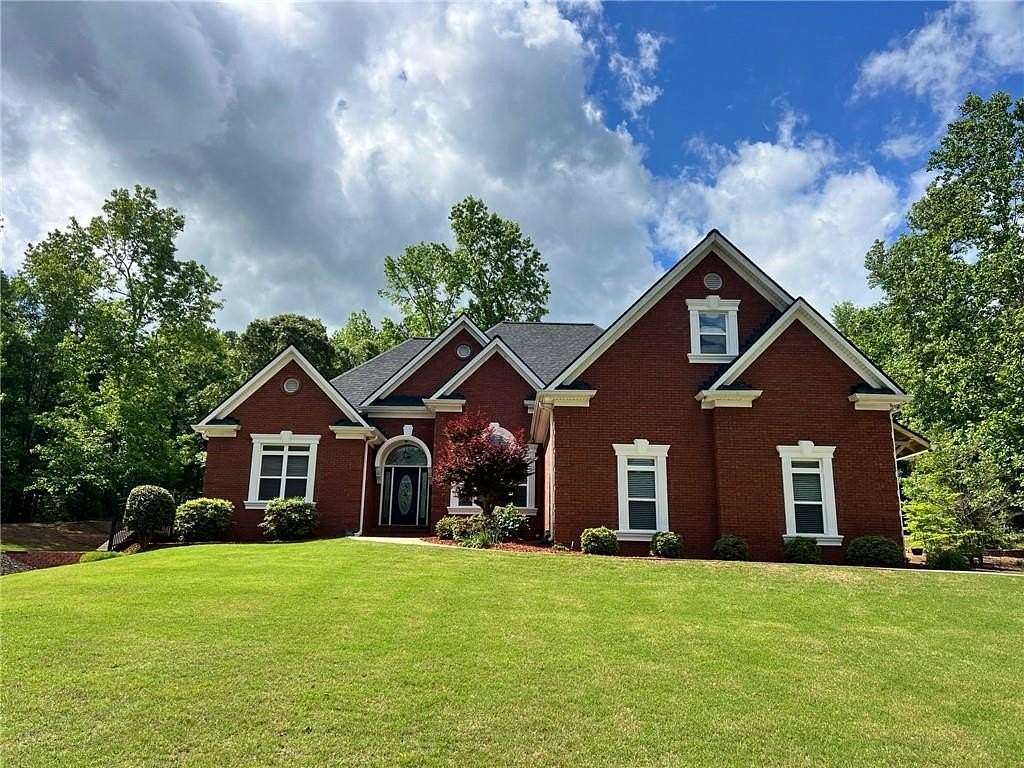 1.5 Acres of Land with Home for Lease in Hoschton, Georgia