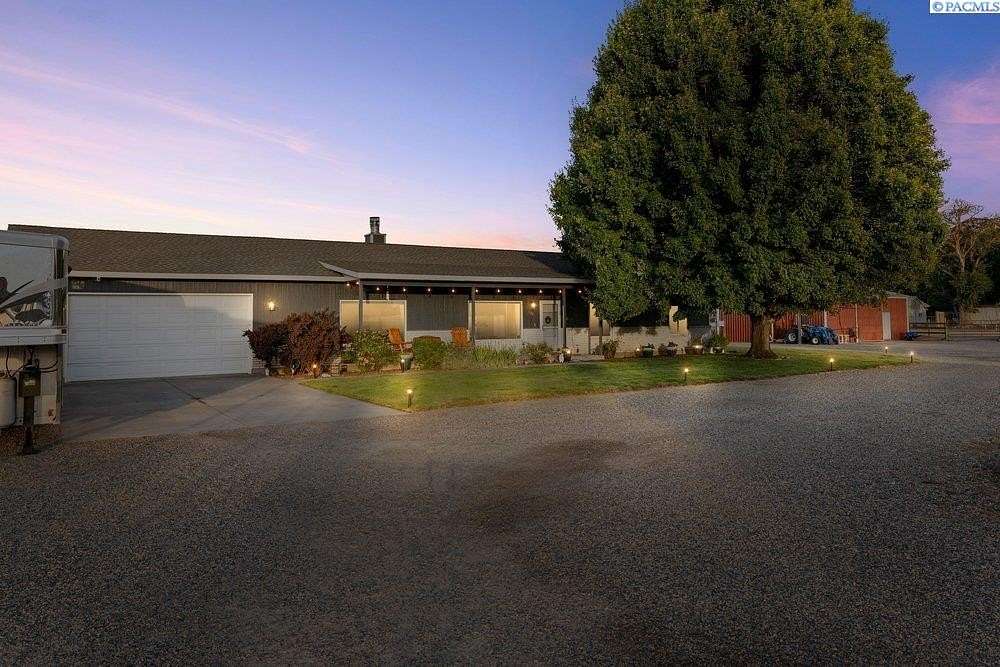 1.5 Acres of Land with Home for Sale in Pasco, Washington