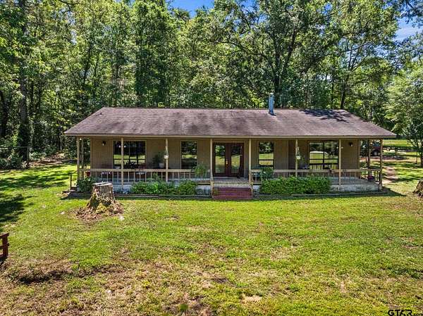 29 Acres of Land with Home for Sale in Avinger, Texas