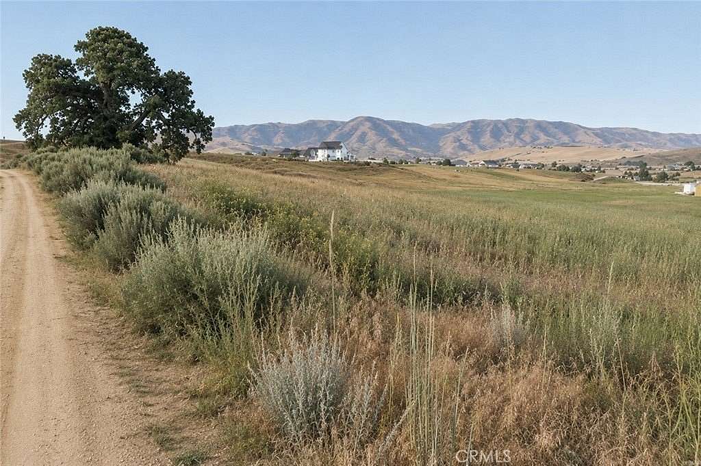 0.76 Acres of Land for Sale in Tehachapi, California