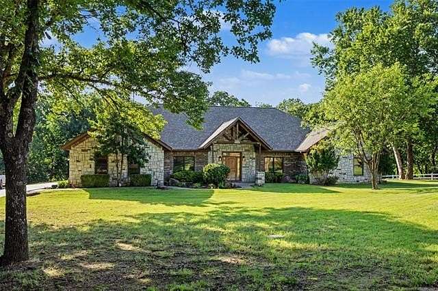 18.3 Acres of Land with Home for Sale in Muskogee, Oklahoma