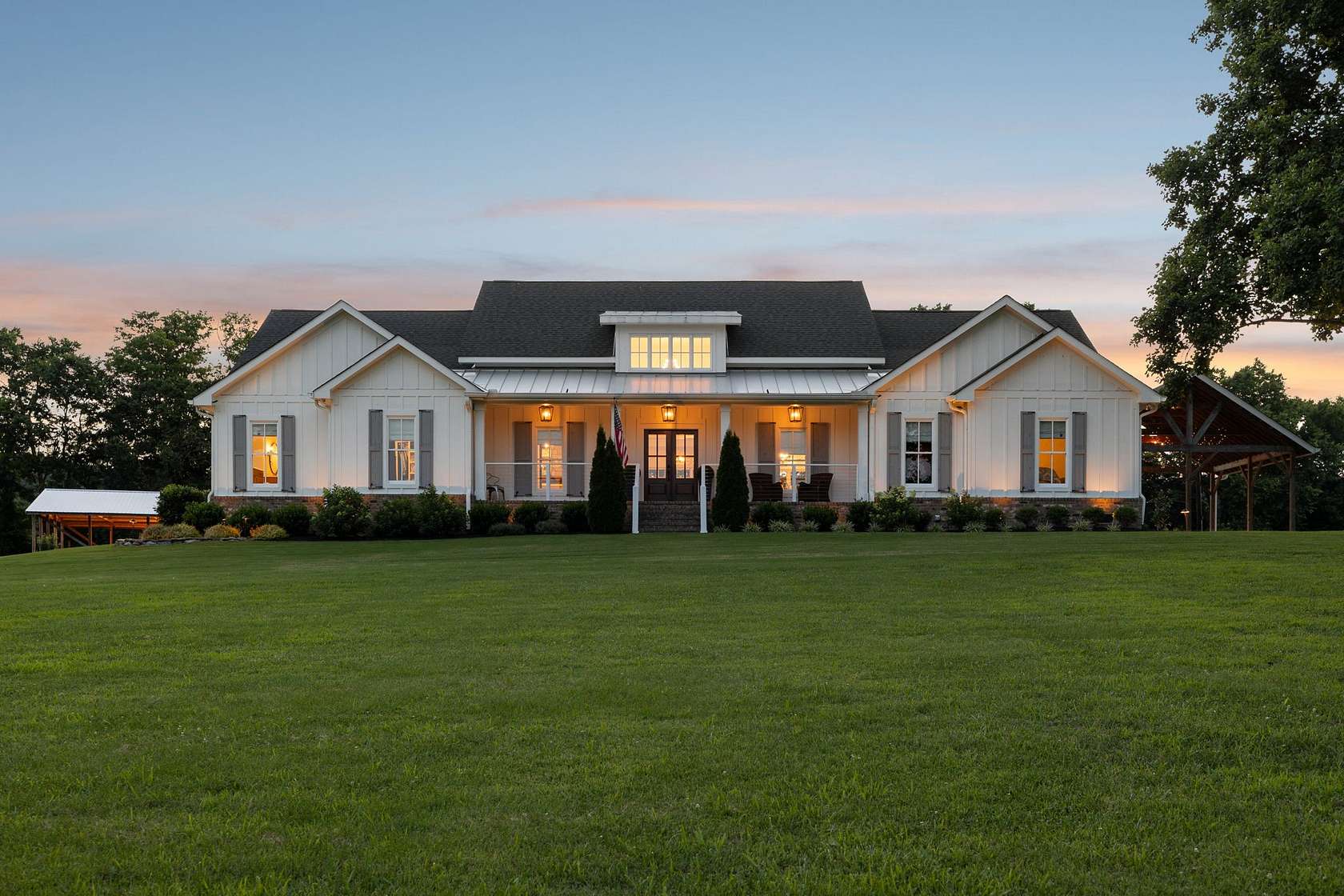 7.78 Acres of Land with Home for Sale in Franklin, Tennessee