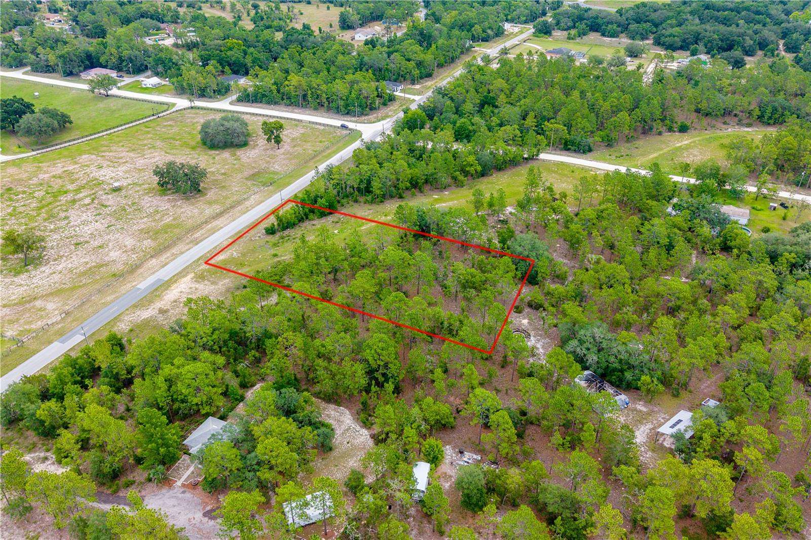 1.25 Acres of Residential Land for Sale in Williston, Florida
