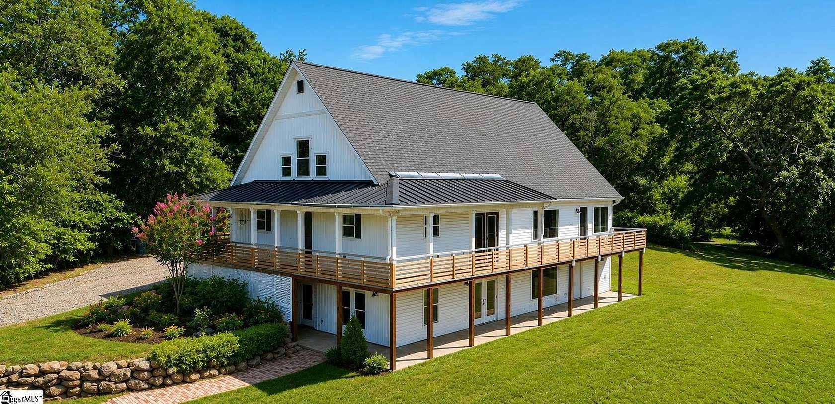 15.6 Acres of Land with Home for Sale in Taylors, South Carolina