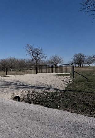 4 Acres of Residential Land for Sale in Decatur, Texas